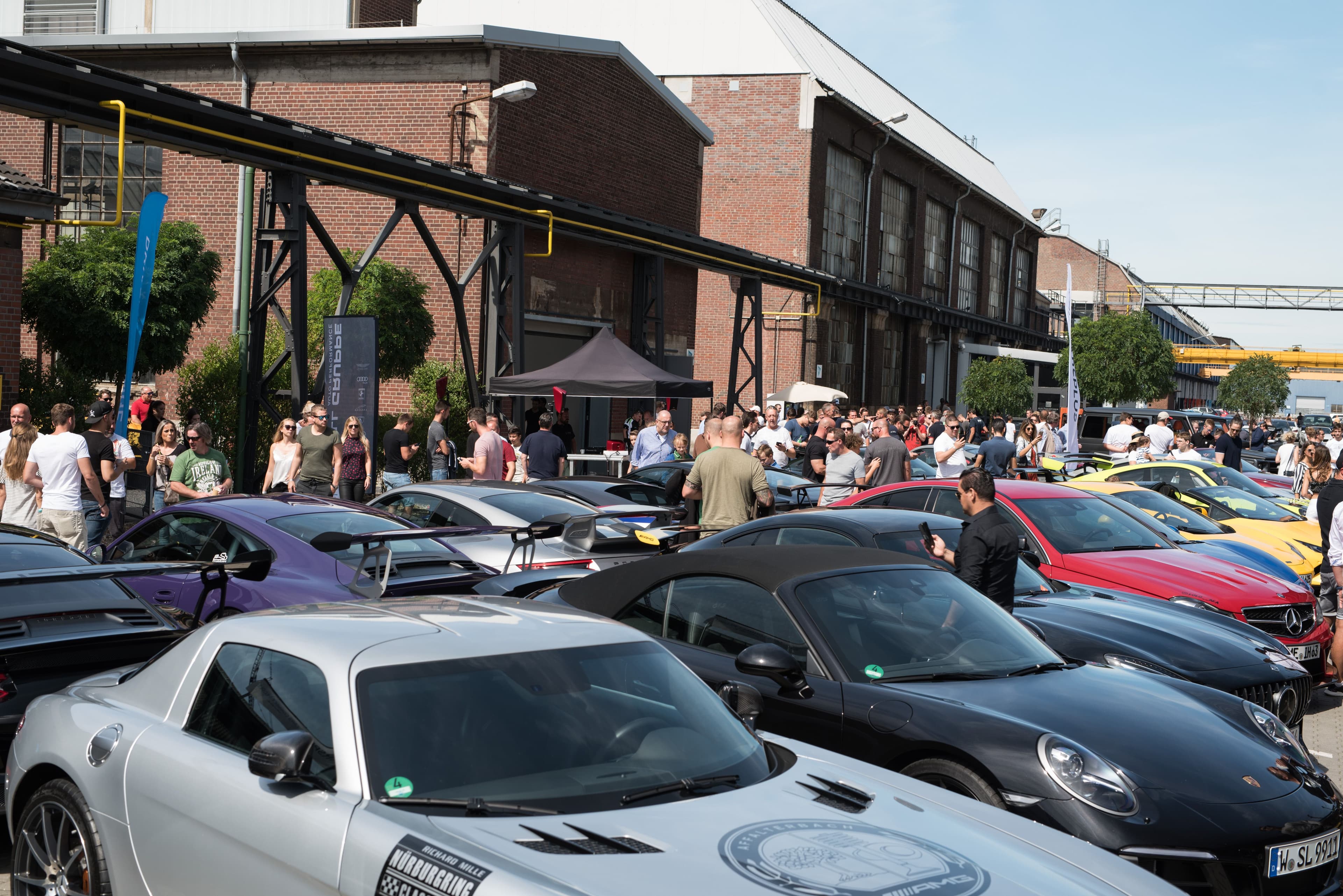 Cars & Coffee Düsseldorf 2018 - Sunday morning in full routine
